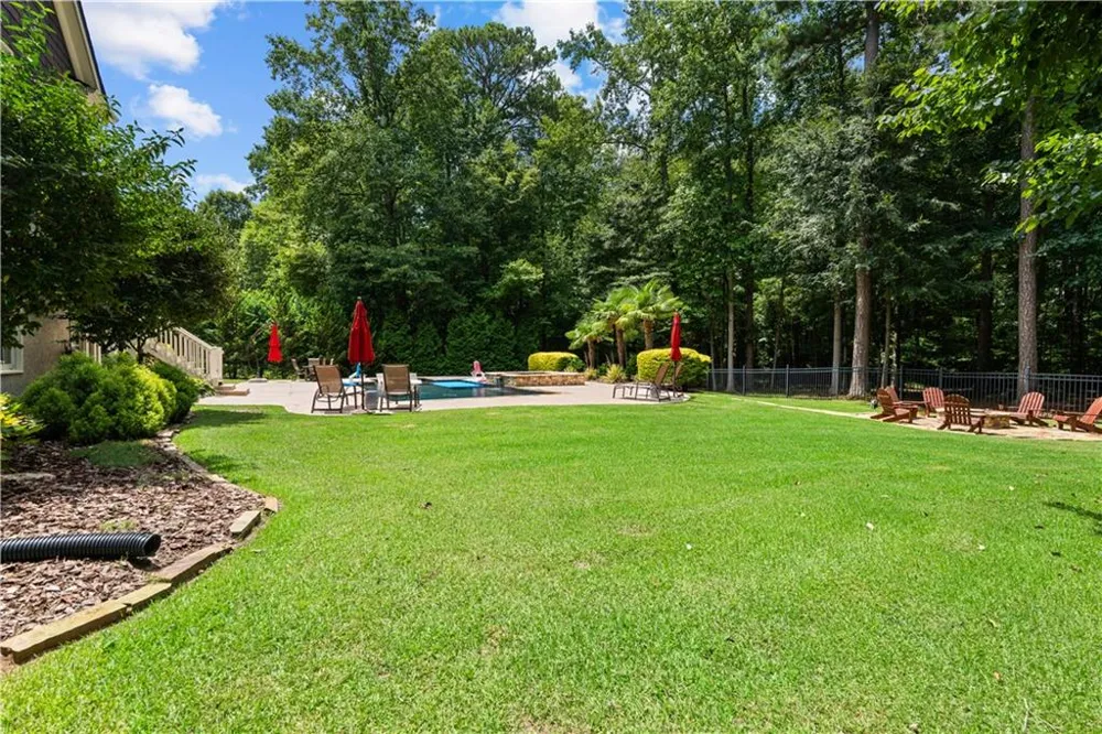 180 Ashborough Park Fayetteville, GA 30215