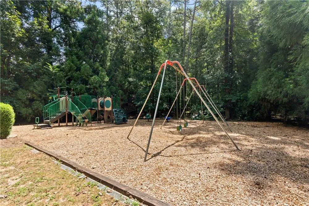 180 Ashborough Park Fayetteville, GA 30215