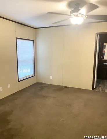 404 Hollow Oak La Vernia, TX 78121
