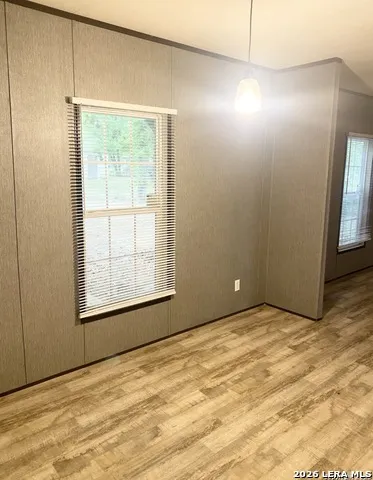 404 Hollow Oak La Vernia, TX 78121
