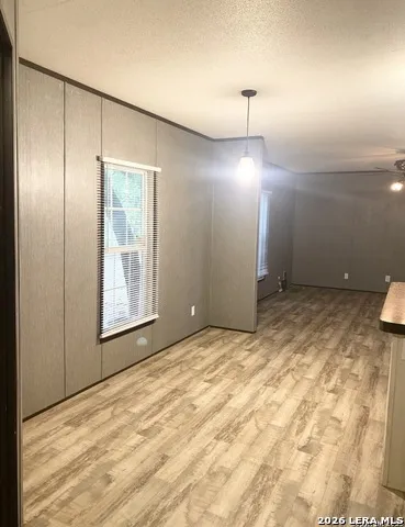 404 Hollow Oak La Vernia, TX 78121