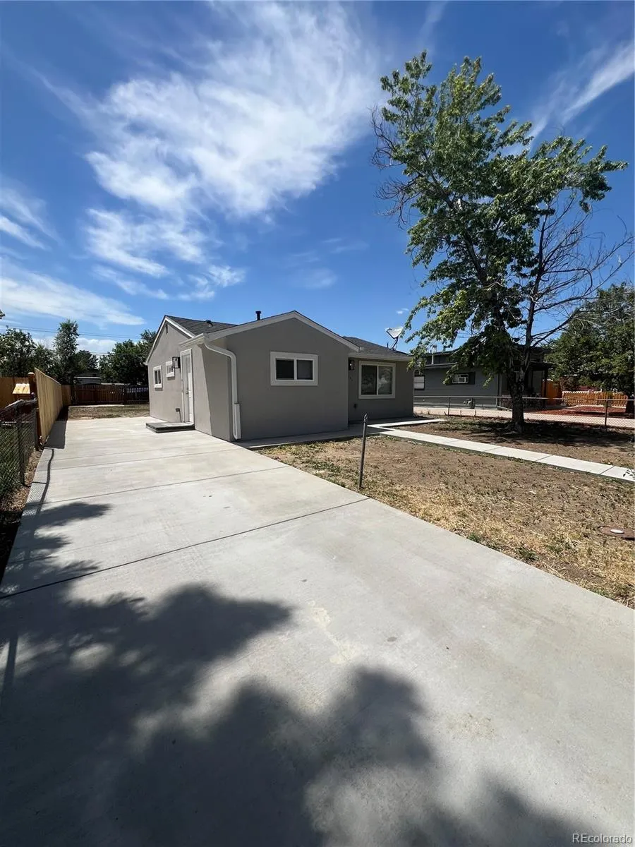 6751 Birch Street Commerce City, CO 80022
