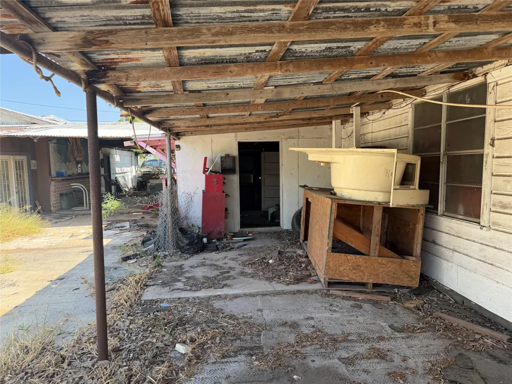 420 E Avenue D Avenue Kingsville, TX 78363