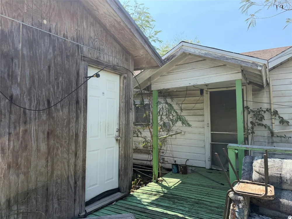 420 E Avenue D Avenue Kingsville, TX 78363