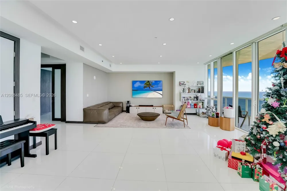 15901 Collins Ave #2701 Sunny Isles Beach, FL 33160