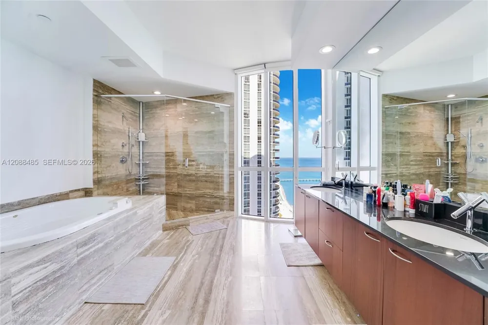 15901 Collins Ave #2701 Sunny Isles Beach, FL 33160