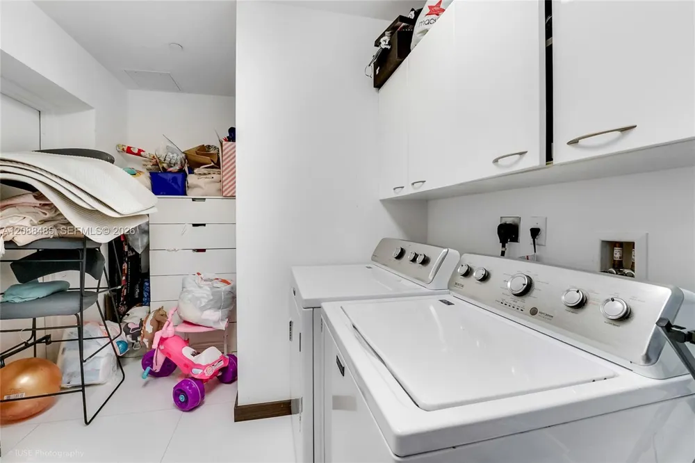 15901 Collins Ave #2701 Sunny Isles Beach, FL 33160
