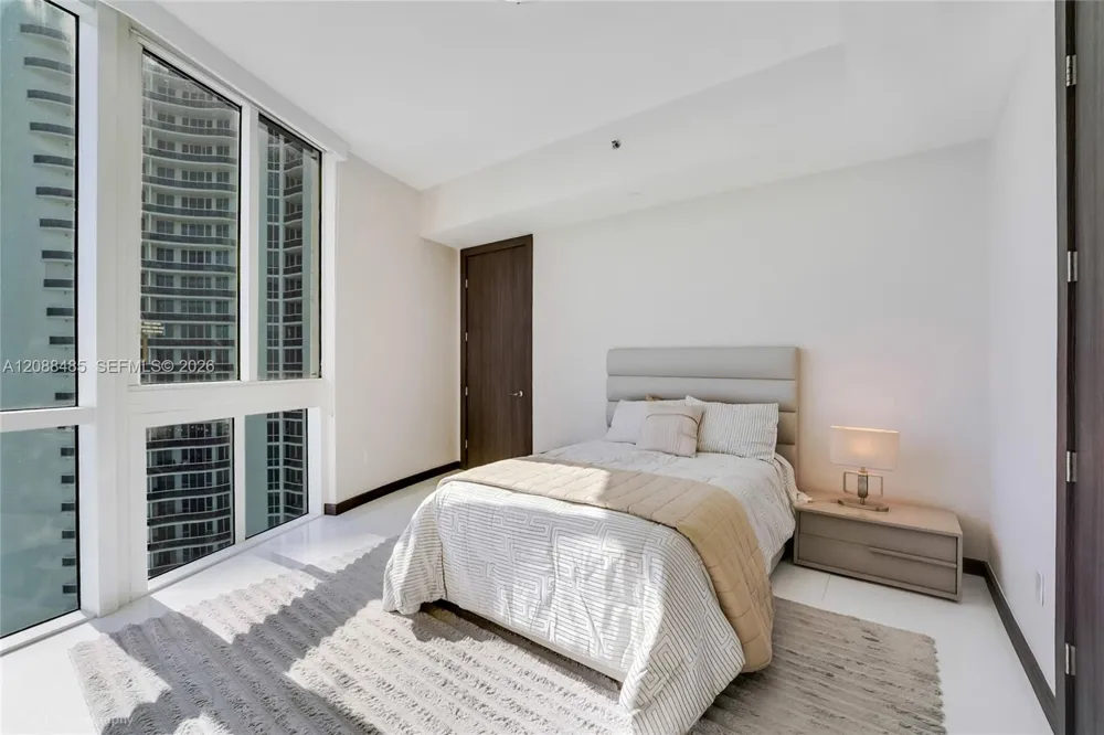 15901 Collins Ave #2701 Sunny Isles Beach, FL 33160