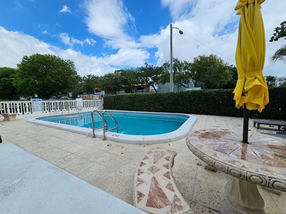 520 NE 38th St #12 Miami, FL 33137