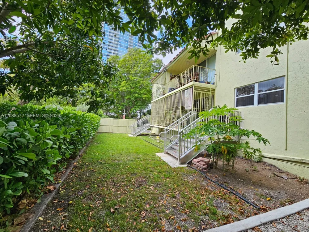 520 NE 38th St #12 Miami, FL 33137