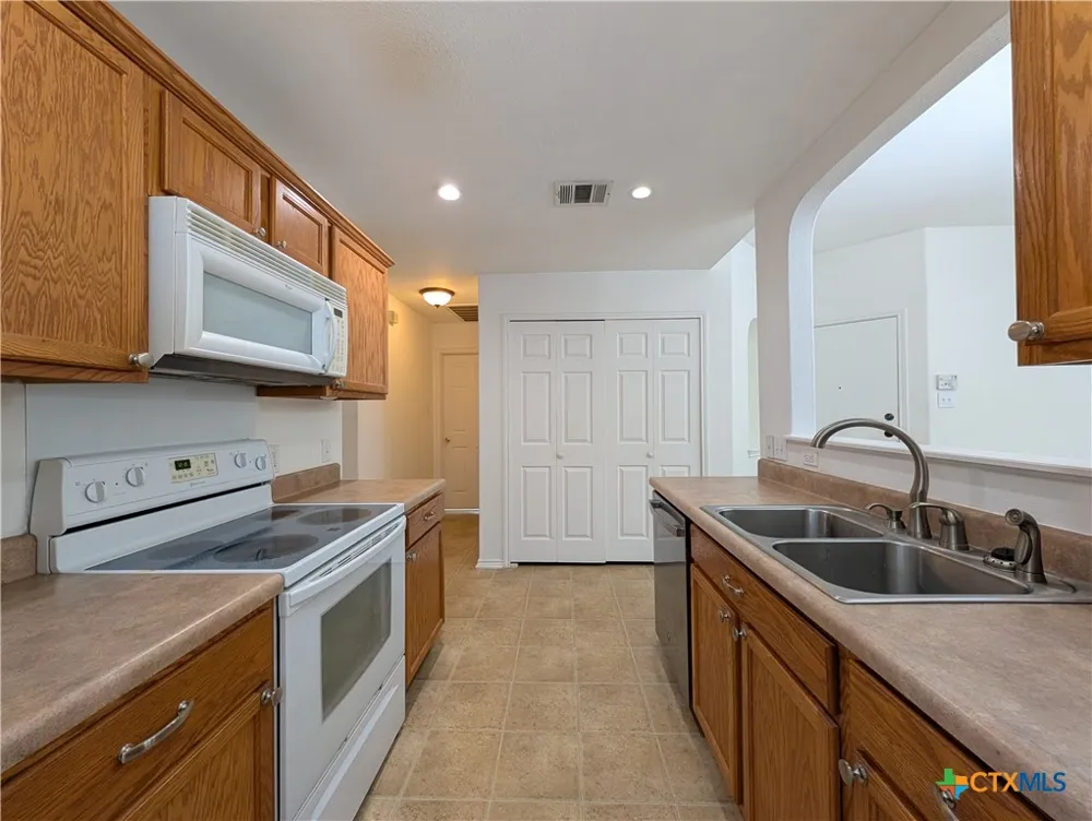 369 Starling Creek New Braunfels, TX 78130