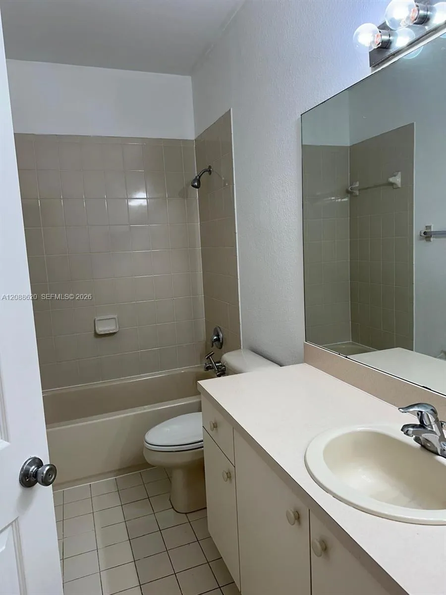 5937 Riverside Ave #. Tamarac, FL 33321
