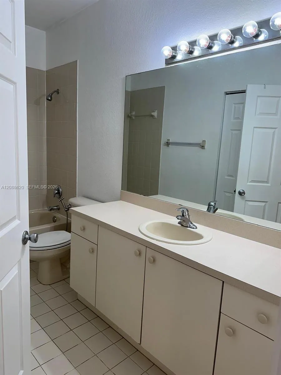 5937 Riverside Ave #. Tamarac, FL 33321