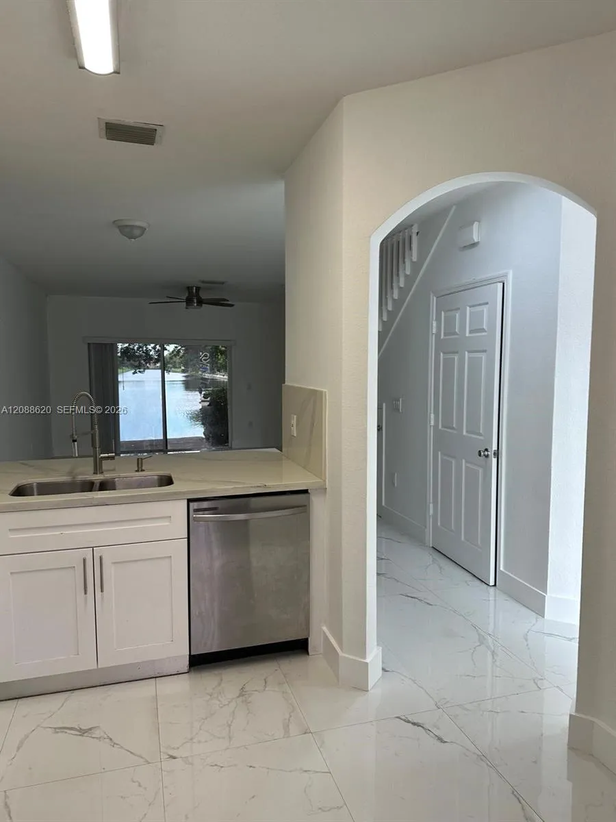 5937 Riverside Ave #. Tamarac, FL 33321