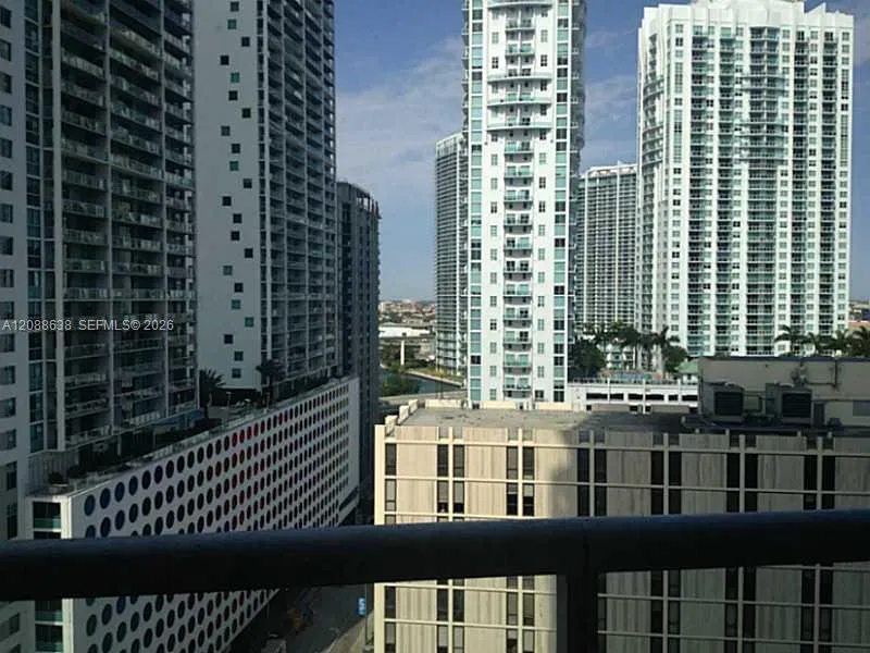 485 BRICKELL AV #1707 Miami, FL 33131