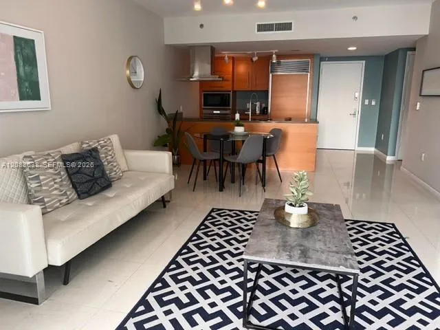 485 BRICKELL AV #1707 Miami, FL 33131