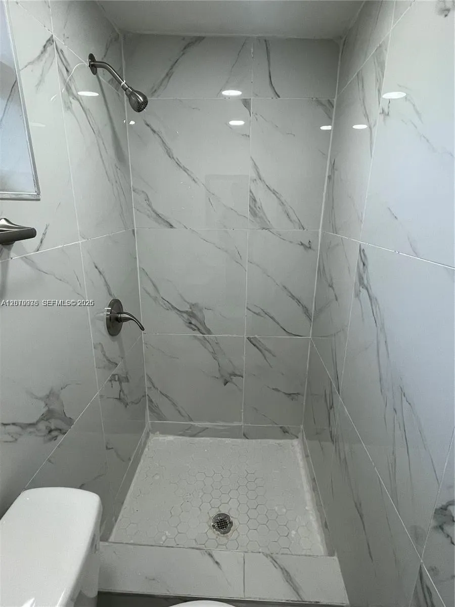 760 NE 168th St #2 North Miami Beach, FL 33162