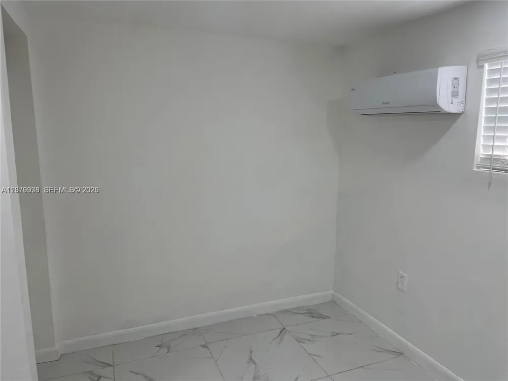 760 NE 168th St #2 North Miami Beach, FL 33162