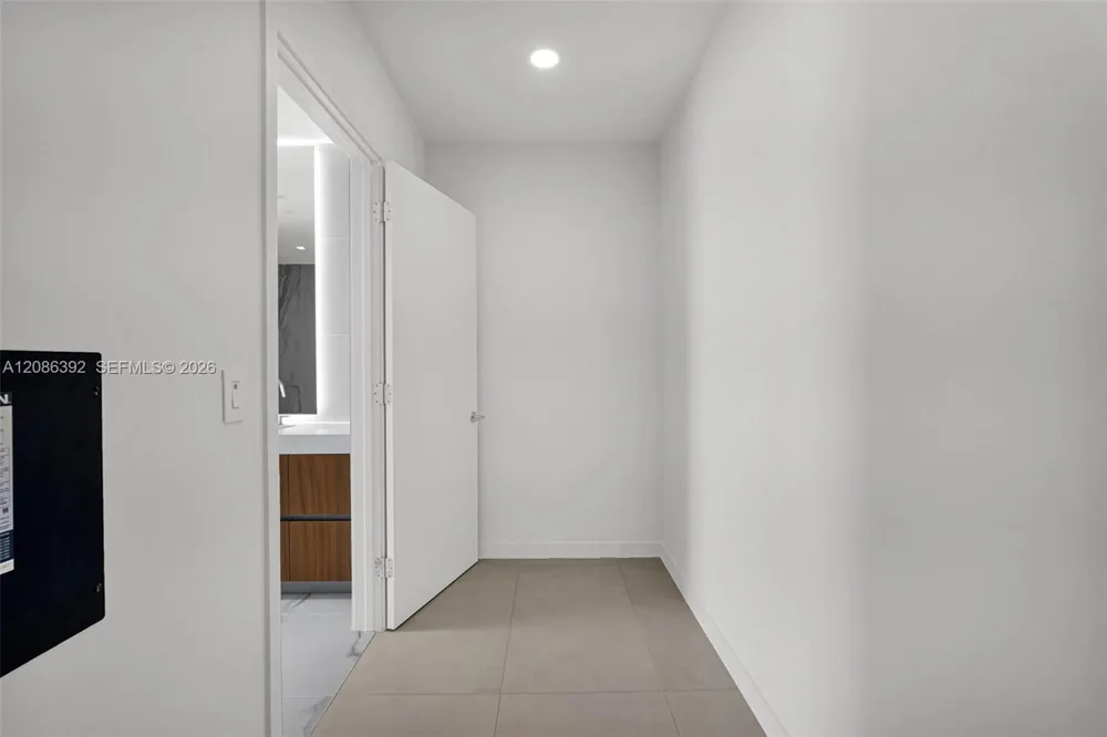 1400 Biscayne Blvd #3705 Miami, FL 33132