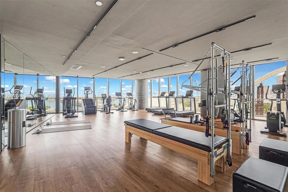 1400 Biscayne Blvd #3705 Miami, FL 33132