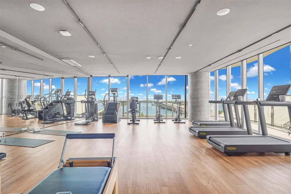 1400 Biscayne Blvd #3705 Miami, FL 33132