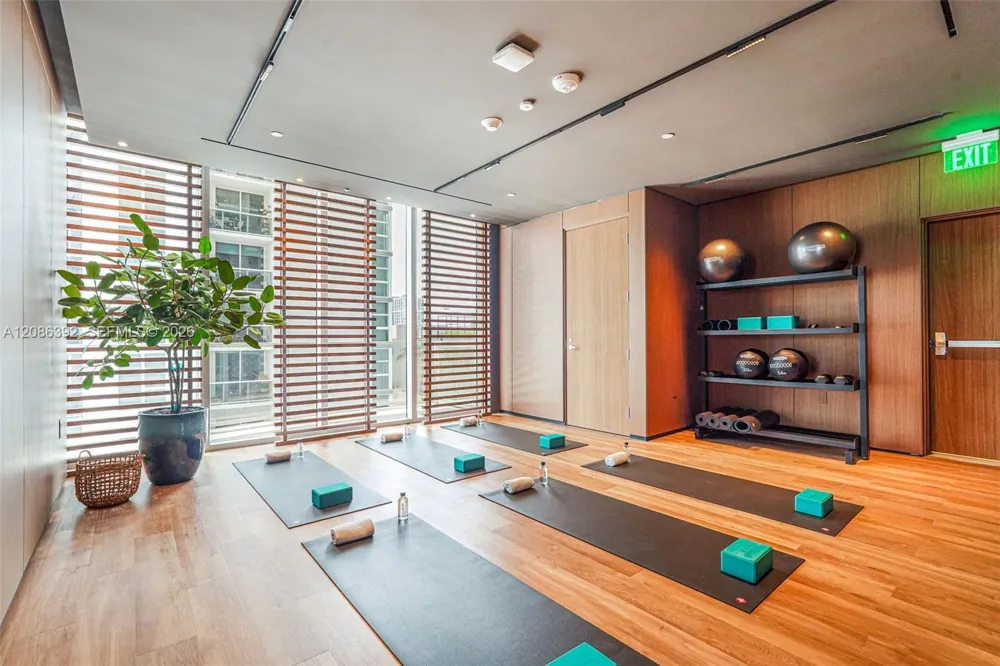 1400 Biscayne Blvd #3705 Miami, FL 33132
