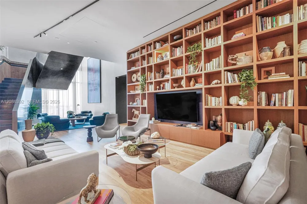 1400 Biscayne Blvd #3705 Miami, FL 33132