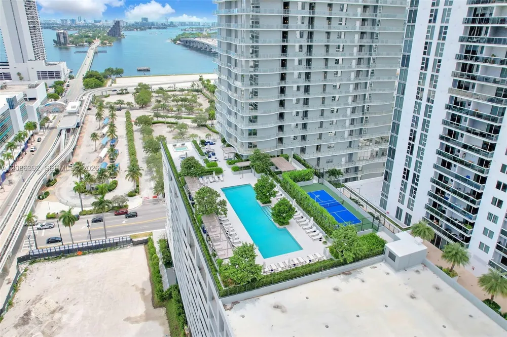 1400 Biscayne Blvd #3705 Miami, FL 33132