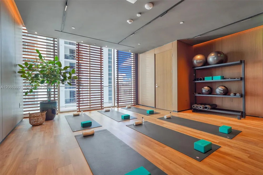 1400 Biscayne Blvd #3705 Miami, FL 33132