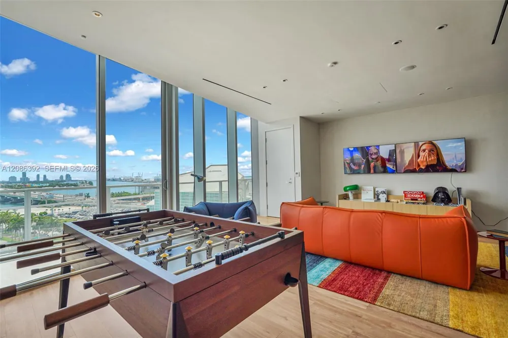1400 Biscayne Blvd #3705 Miami, FL 33132