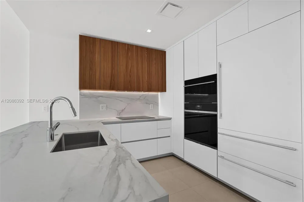 1400 Biscayne Blvd #3705 Miami, FL 33132