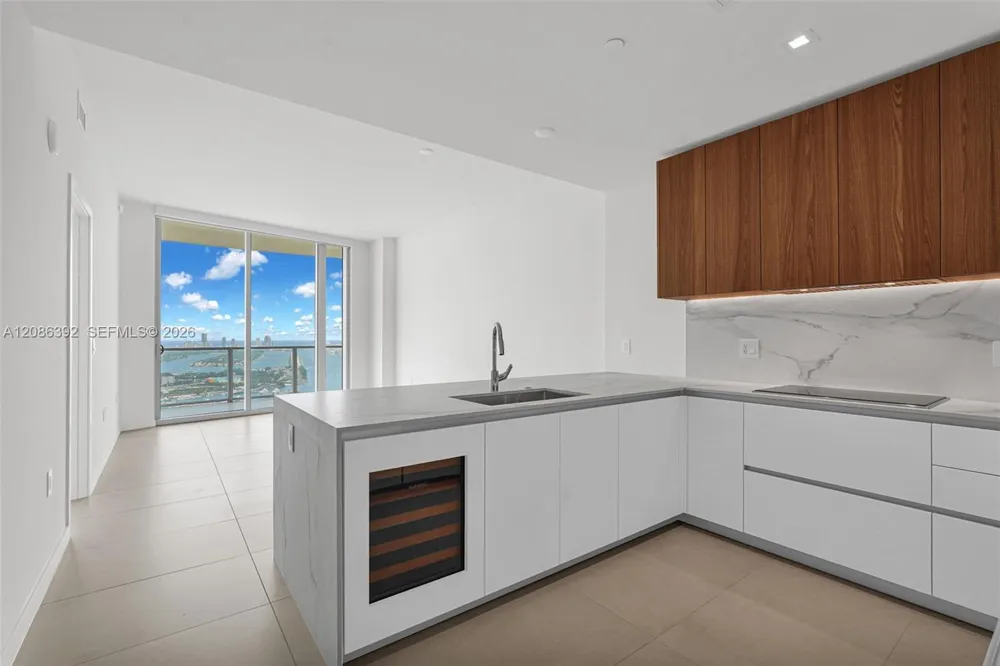 1400 Biscayne Blvd #3705 Miami, FL 33132
