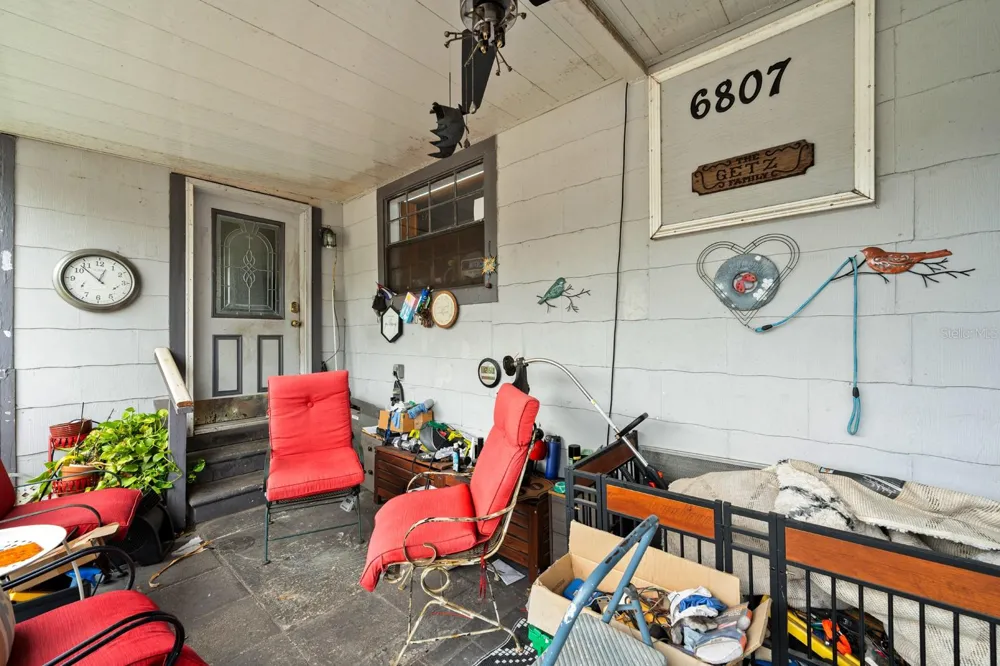6807 HIMES AVENUE Tampa, FL 33614