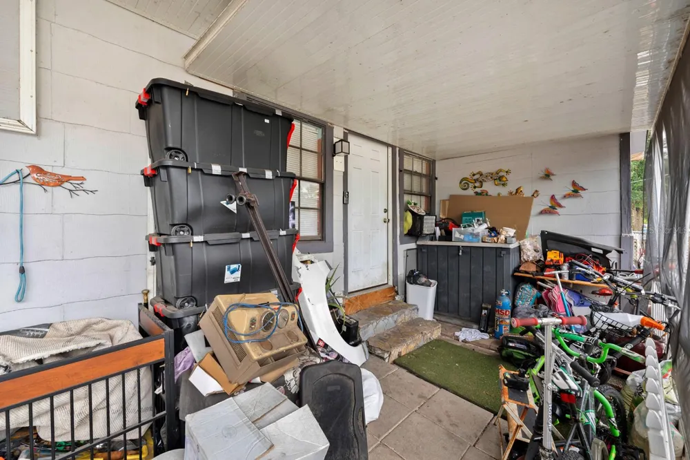 6807 HIMES AVENUE Tampa, FL 33614
