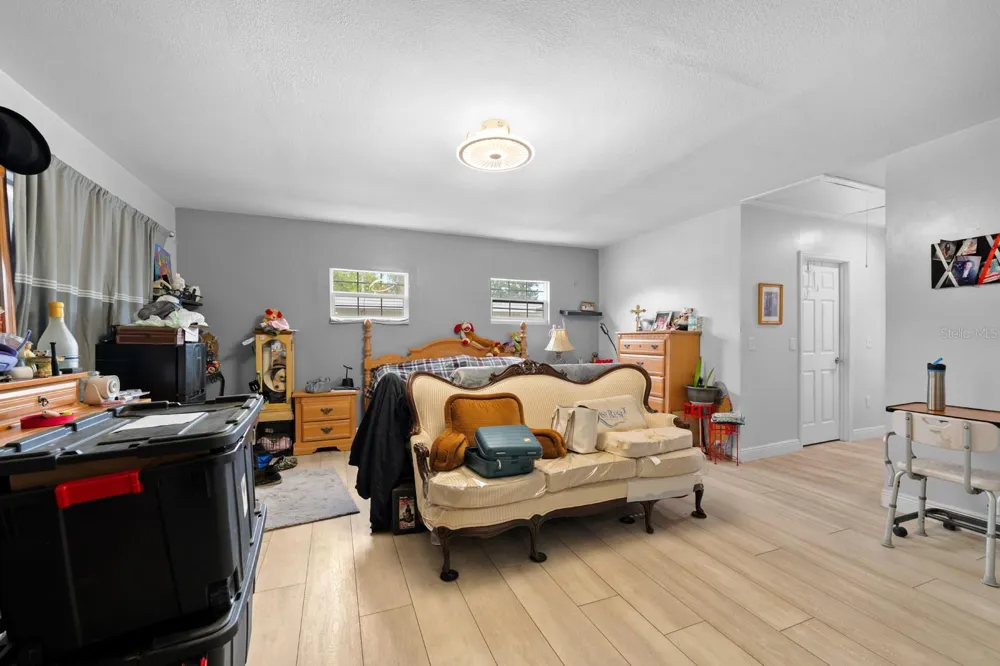 6807 HIMES AVENUE Tampa, FL 33614