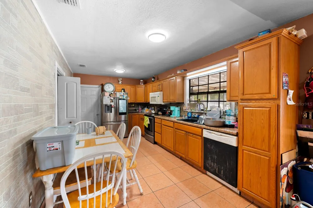 6807 HIMES AVENUE Tampa, FL 33614