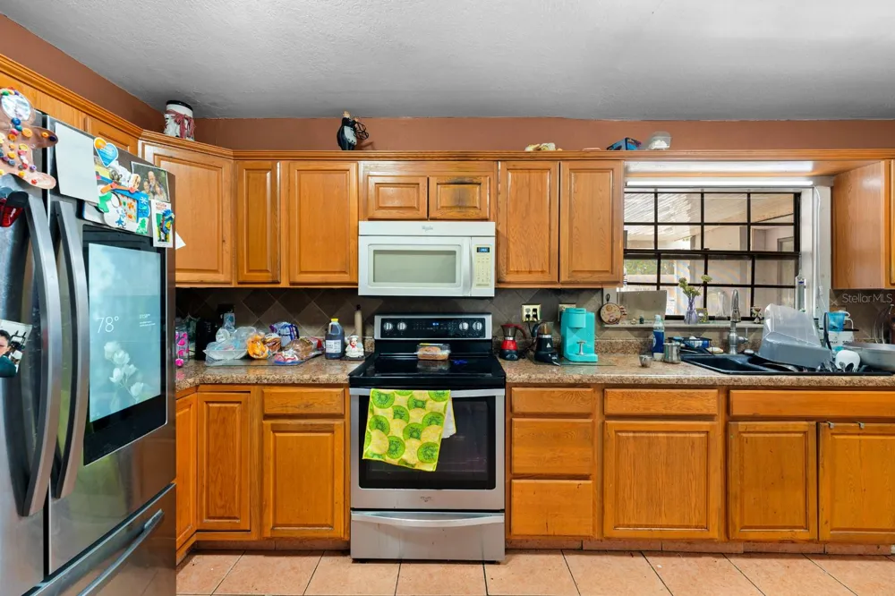 6807 HIMES AVENUE Tampa, FL 33614