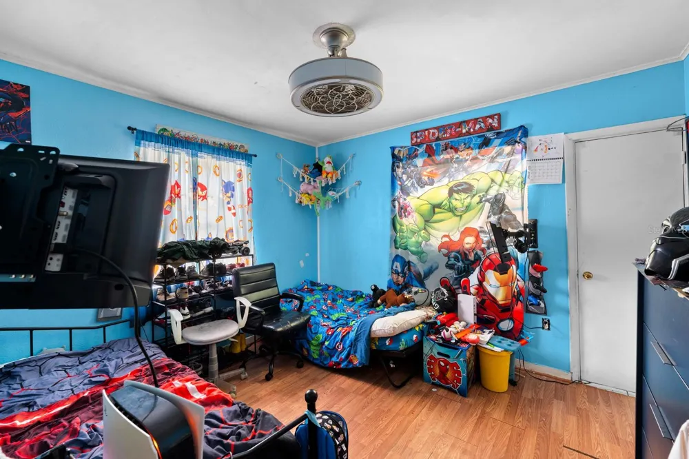 6807 HIMES AVENUE Tampa, FL 33614