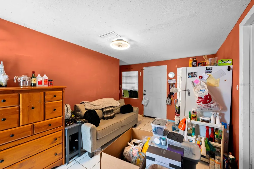 6807 HIMES AVENUE Tampa, FL 33614