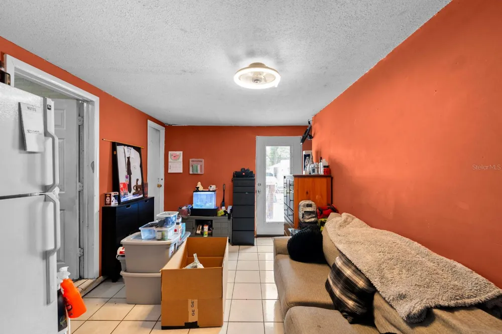 6807 HIMES AVENUE Tampa, FL 33614