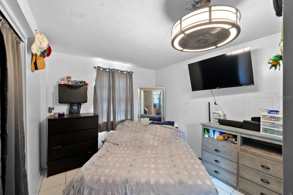 6807 HIMES AVENUE Tampa, FL 33614