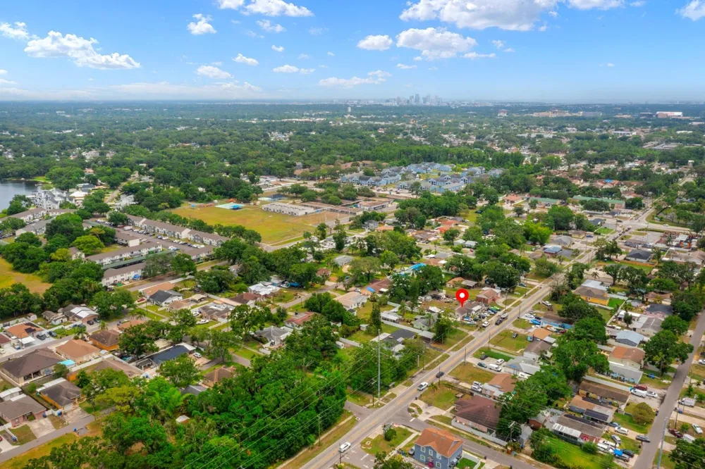 6807 HIMES AVENUE Tampa, FL 33614