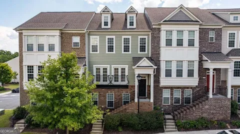 327 Hudson WAY