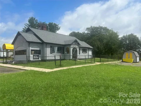 1801 Conover Boulevard E