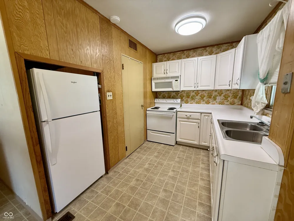 1810 Whittier Avenue Anderson, IN 46011