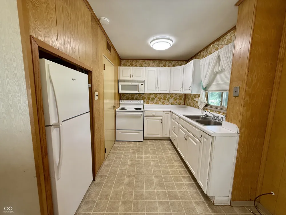1810 Whittier Avenue Anderson, IN 46011