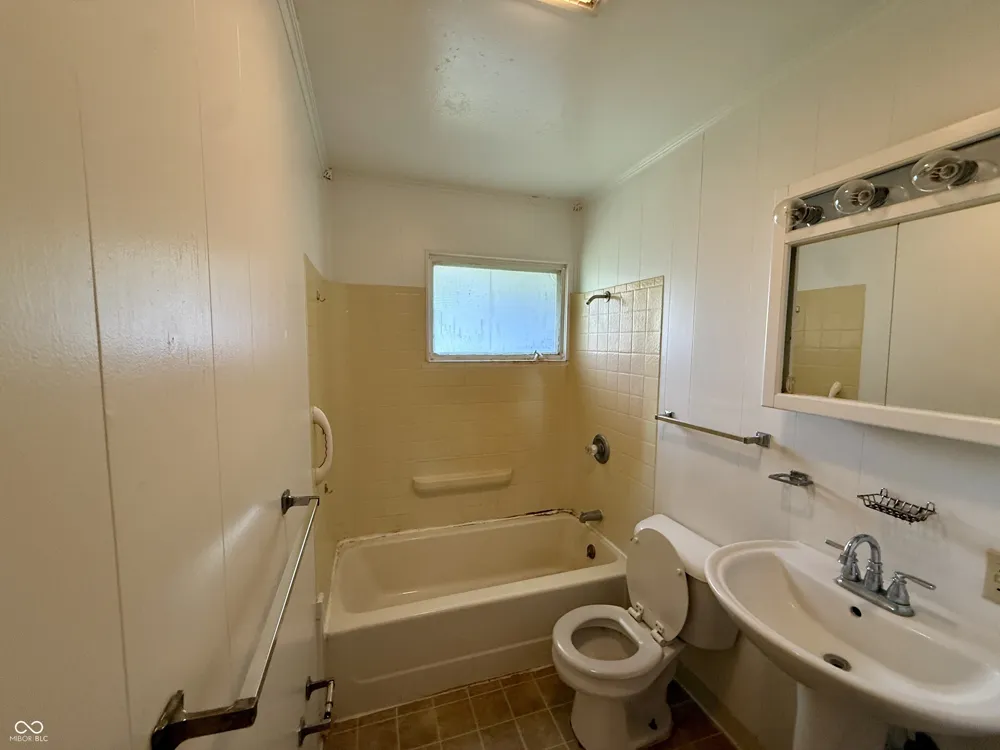 1810 Whittier Avenue Anderson, IN 46011