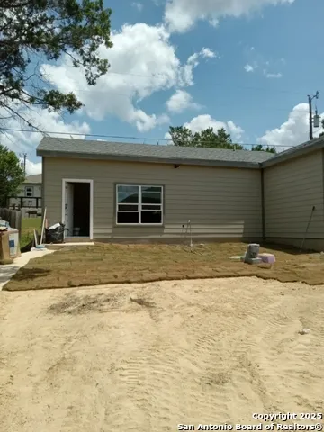 324 Ridgerock Dr Unit 2 Canyon Lake, TX 78133