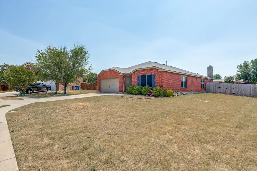2402 Pheasant Run Melissa, TX 75454