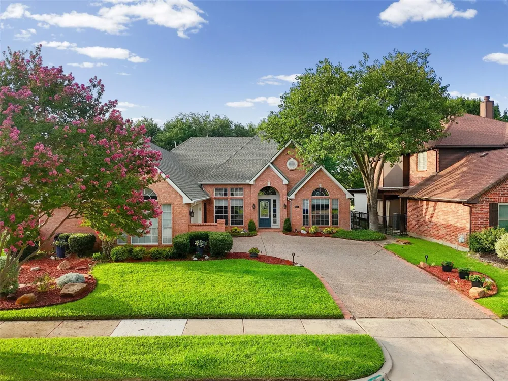 521 Palm Desert Drive Garland, TX 75044
